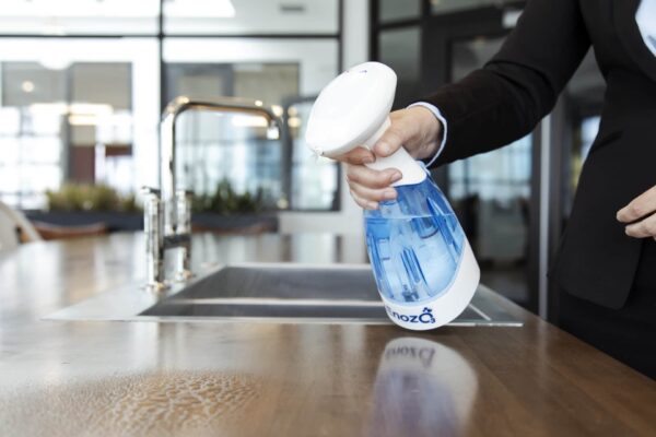 Nettoyant et désinfectant à l'eau ozonée - EnozO3_2