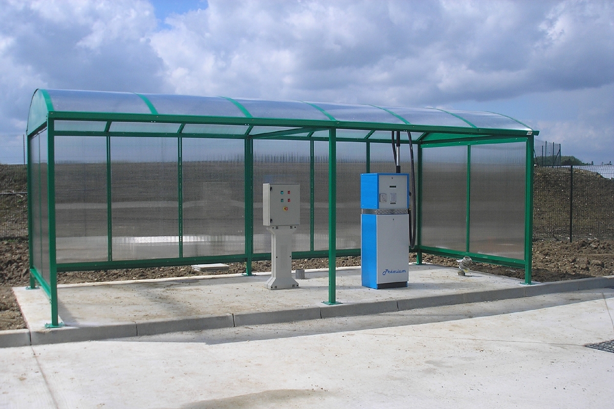 Abri pour station de lavage ou d'essence - Toit arrondi - Série ATE avec poteaux métalliques galvanisés_1