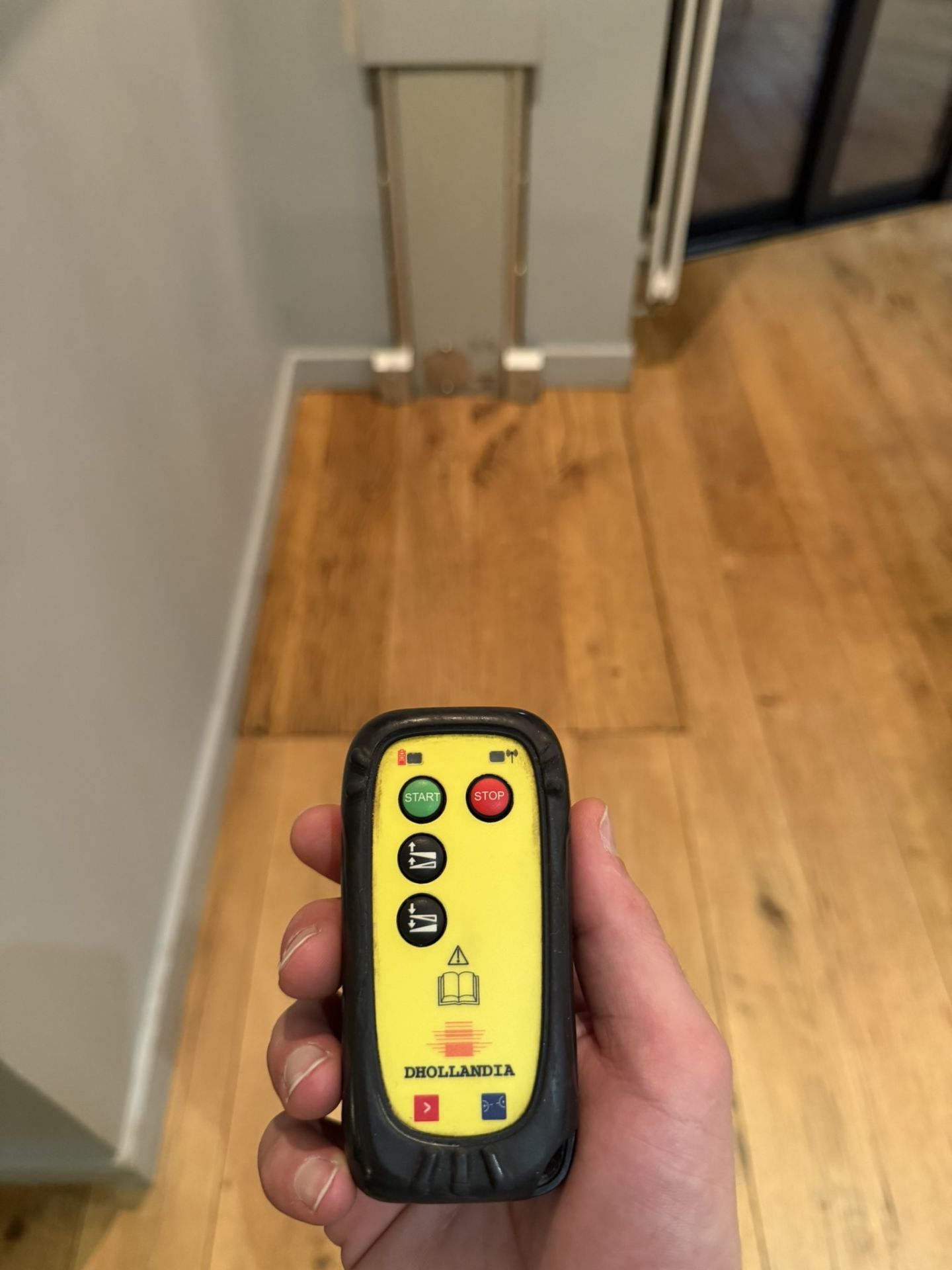 Monte-charge hydraulique - compacte et discret - tertiaire ou résidentiel - DHOLLANDIA DH-VZ_2