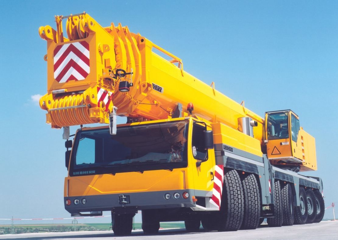 Grue automotrice Liebherr avec capacité de charge de 400 tonnes