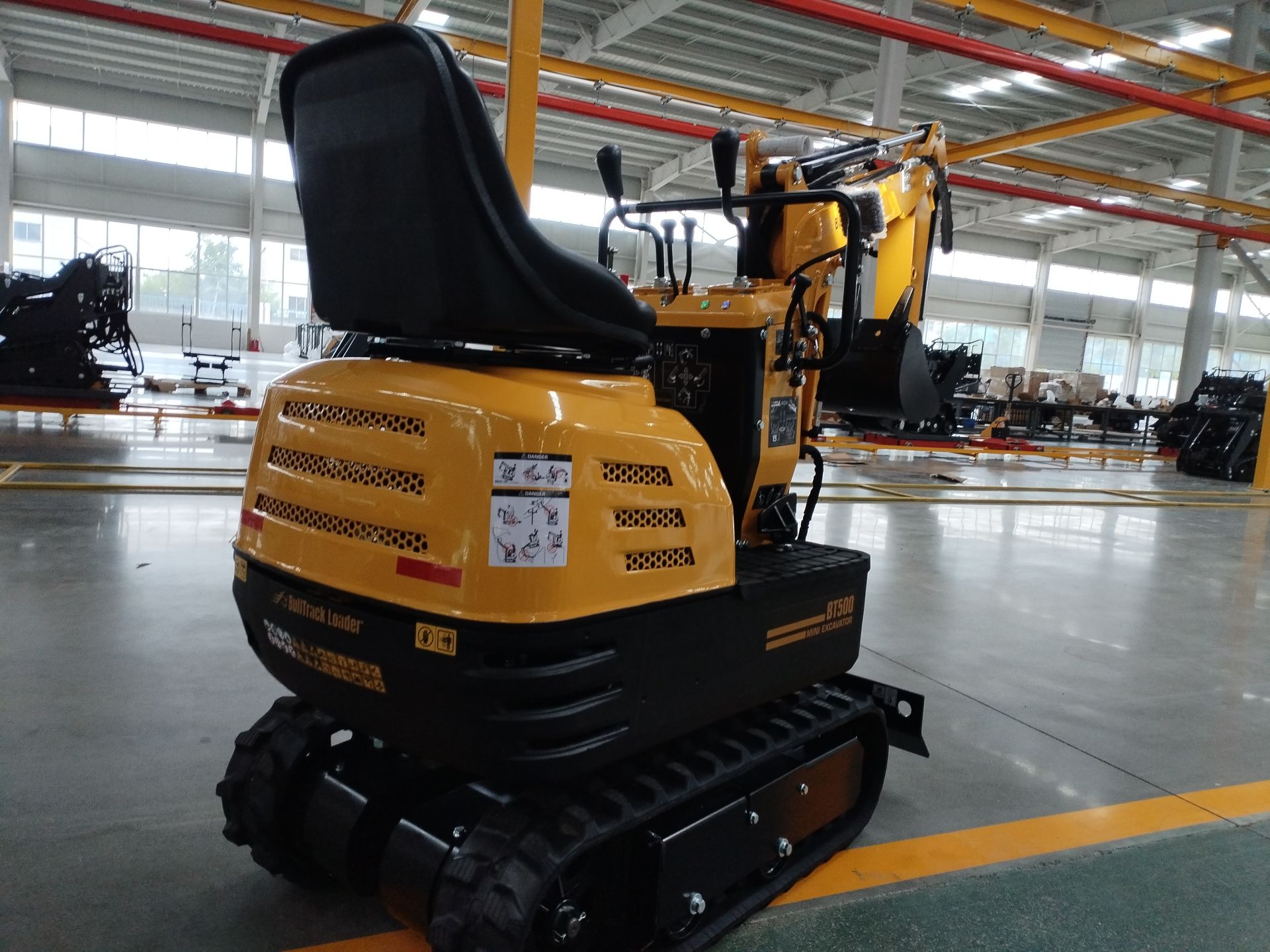 Mini-pelle pour les travaux d'excavation - BT500 - 8.5CV_1