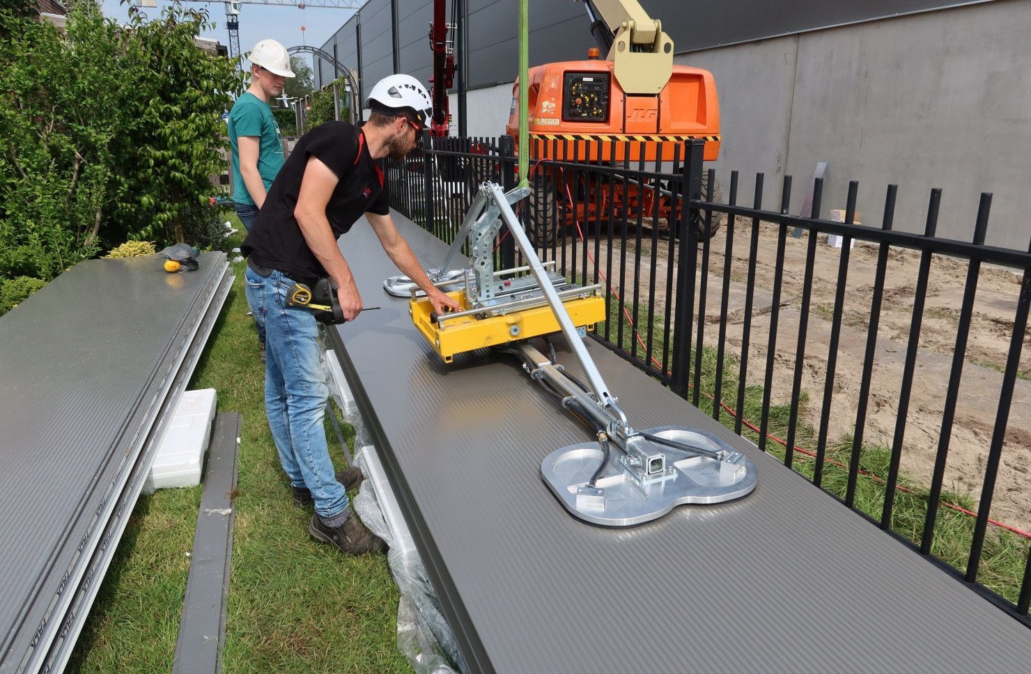 Palonnier à ventouses manutention de panneaux acier pour toiture et façade - DUOLIFTER 150 kg_0
