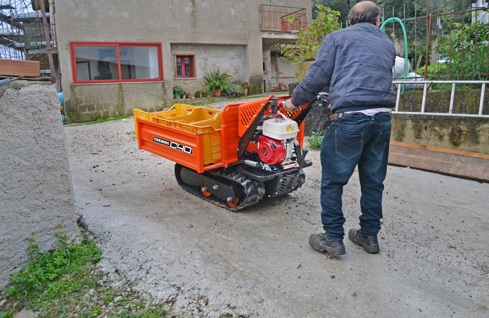 Mini-dumper à moteur sur chenilles - Série 40 Cormidi - Maniable, robuste et capacité 400kg_1
