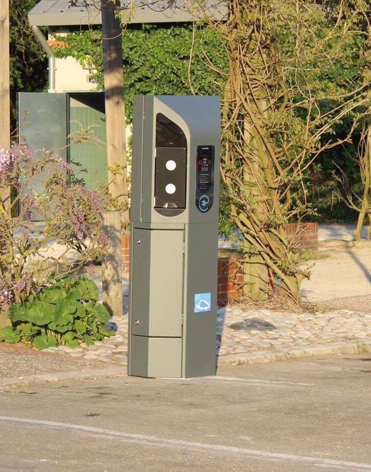 Borne de recharge pour voiture électrique - Prise Mode 3 Type 2S et prise E/F - 3 à 22kW - Version murale ou sur pied_1