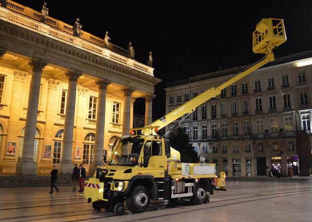 Nacelle élévatrice rail-route pour interventions sur réseaux de tramway
