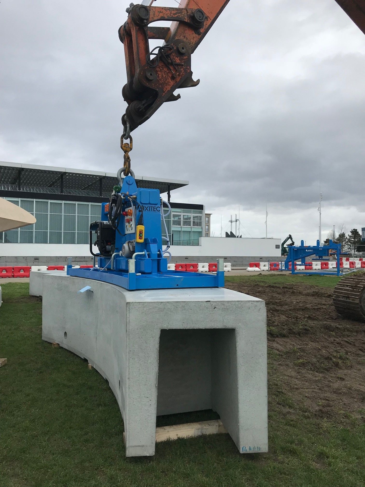 Palonnier à ventouse autonome et interchangeable - Forte capacité jusqu'à 8,5 tonnes_1