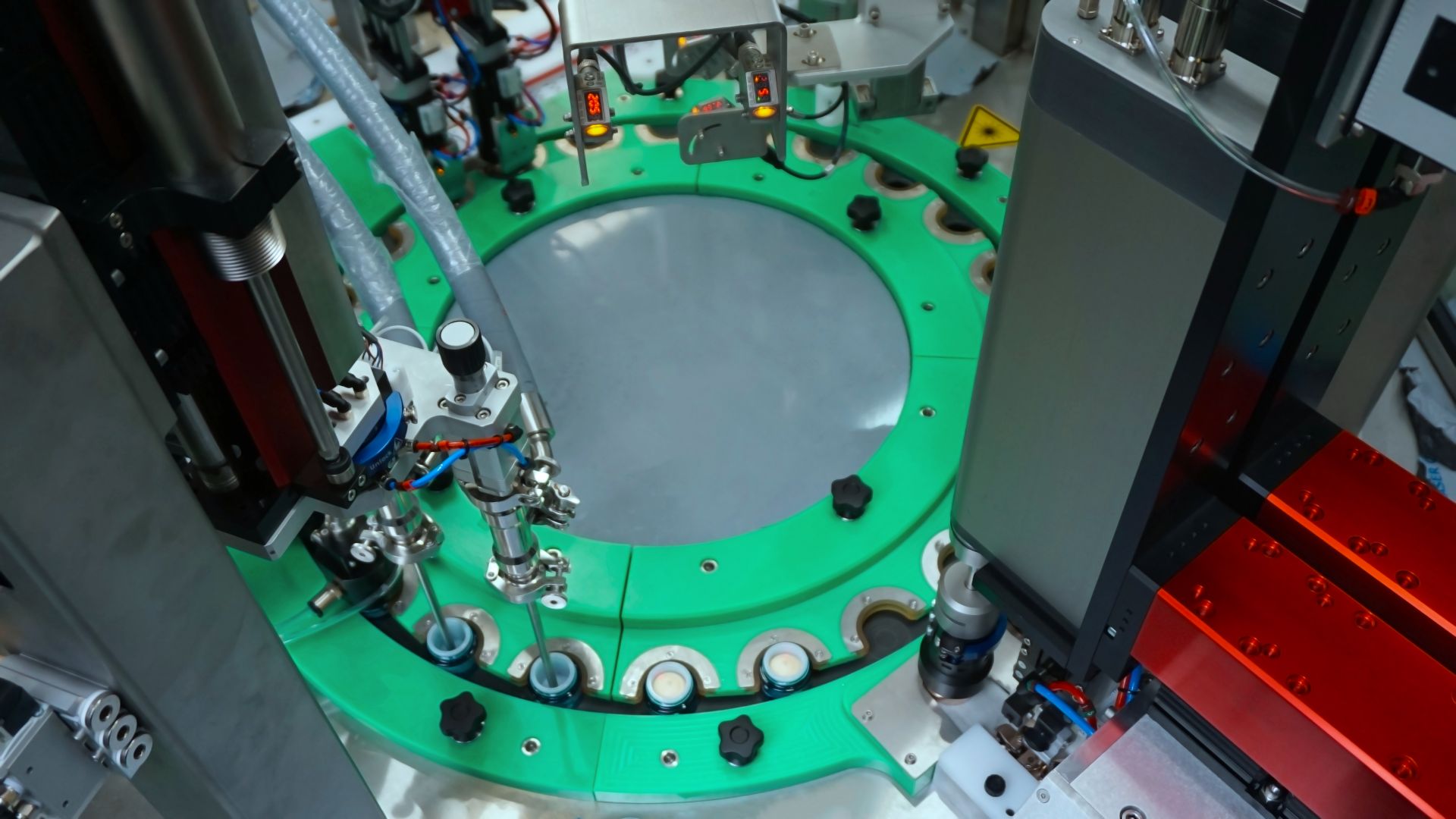 Remplisseuse de pots automatique rotative - simple ou double poste - adaptable à différents formats de pots_1