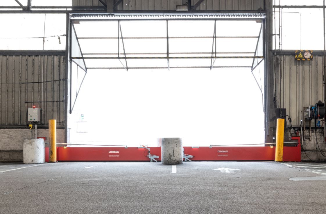 Barrières de rétention d'eaux d'incendie semi-automatique double pivotante_1