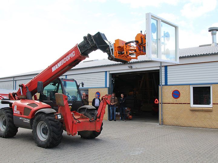 Robot de pose de vitrage léger et indépendant à monter sur n'importe quel élévateur télescopique - SKY LIFTER SL 400 RT_1