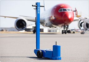 65-1APH - Crics hydraulique pour industrie aéronautique - AC Hydraulic - Capacité 65T - Longueur de course étendue_1