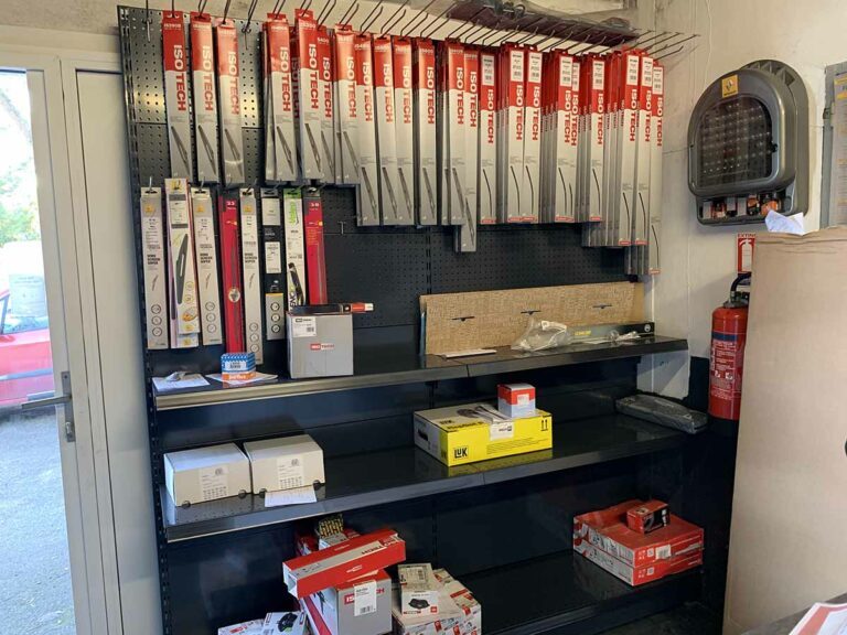 Gondole de magasin pour la présentation de produits et le rangement de marchandises_1