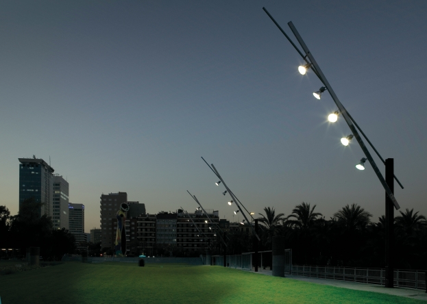 Lampadaire urbain Latina - LED 72W - Acier galvanisé - 15 m - Design inspiré des grues portuaires_2