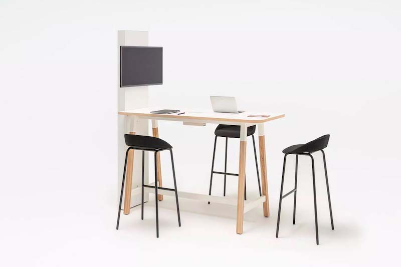 Table média pratique et élégante pour un  environnement moderne et fonctionnel_1