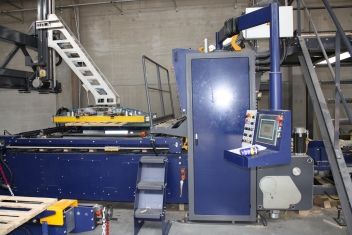 Cloueuse industrielle pour palettes avec option format 1500 x 2500