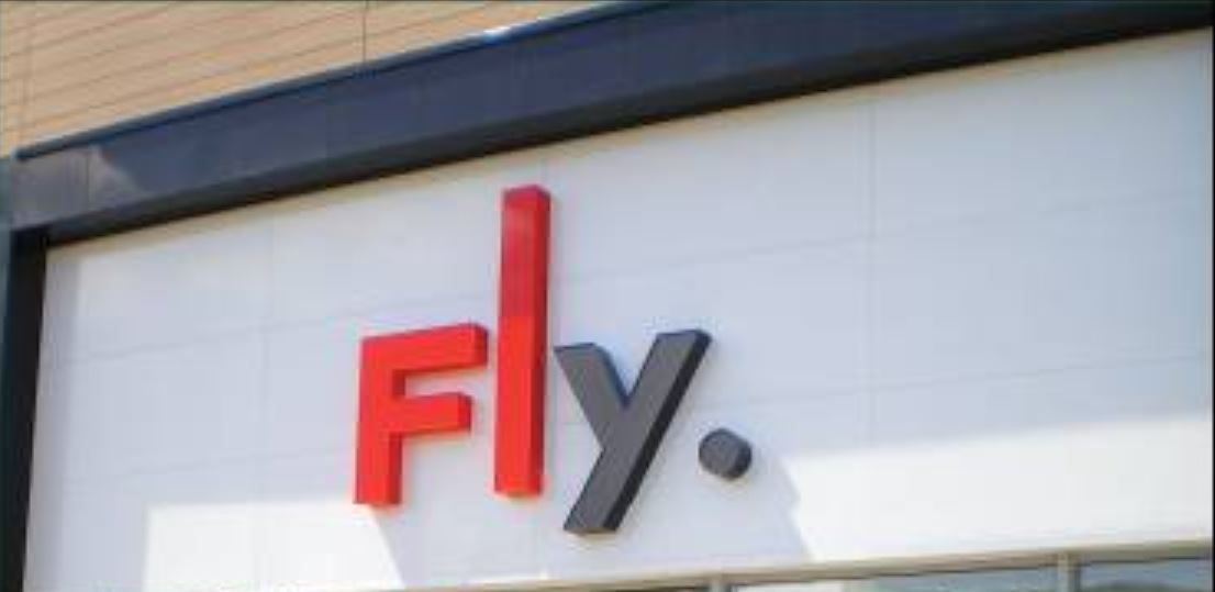 Lettrage 3D pleines plexiglas type boîtier - relief 10 à 100 mm - semelles PVC ou aluminium_1