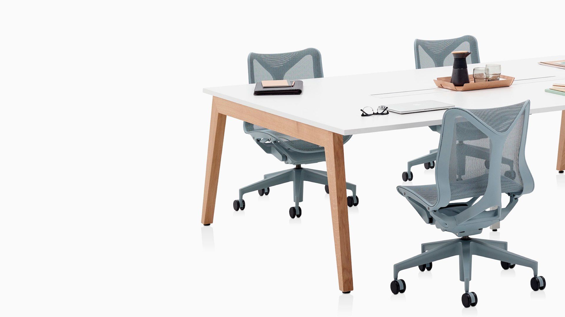 Bureau open space moderne et évolutif avec dispositifs de rangement personnalisés - Herman miller - Layout studio_1