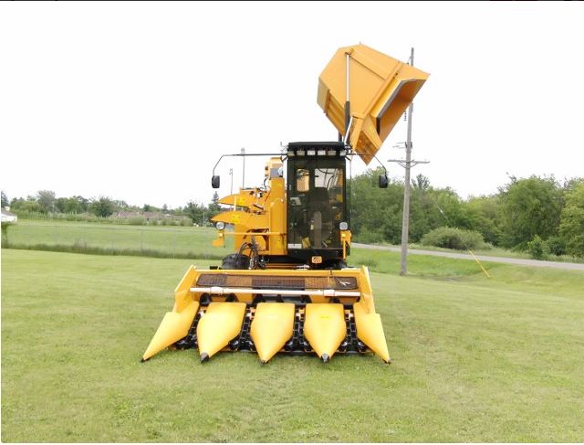 Récolteuse multi-légumes Oxbo 2430 - Sweere Food Processing B.V - moteur John Deere 173 HP - capacité 4545 kg_1