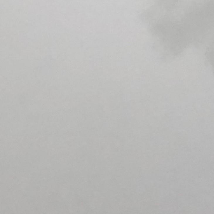 Armoire bibliothèque avec portes battantes brillantes - MDD - Blanc brillant, Sycomore foncé_1