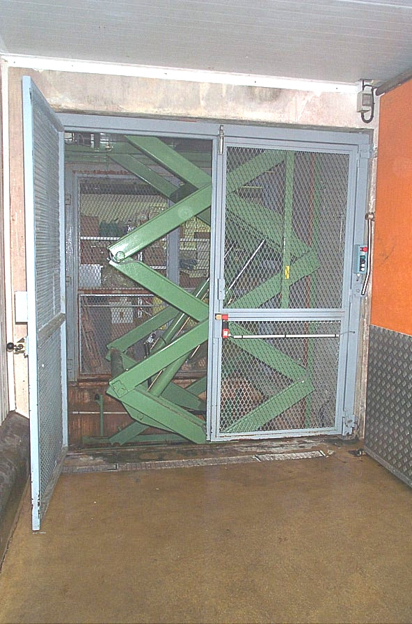 Monte-charge élévateur à ciseaux - Plateau 4500x1800mm - Charge admissible 4000kg - Hauteur de levée 6000mm_1