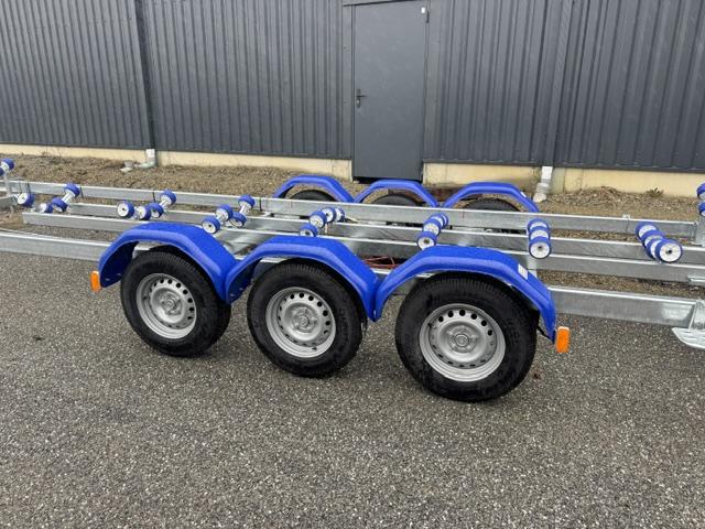 Porte bateau multi-rouleaux GALAXY - GT16 / G2703 - PTAC 3500Kg - 3 essieux - Référence SW225Pn12 - Sun Way_1