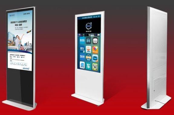 Totem tactile extérieur - écran haute luminosité 1500-2500cd/m² - résolution 4K - protégé contre intempéries et effractions_1