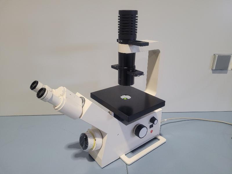 Microscope à lumière transmise inversée ZEISS TELAVAL 31_1