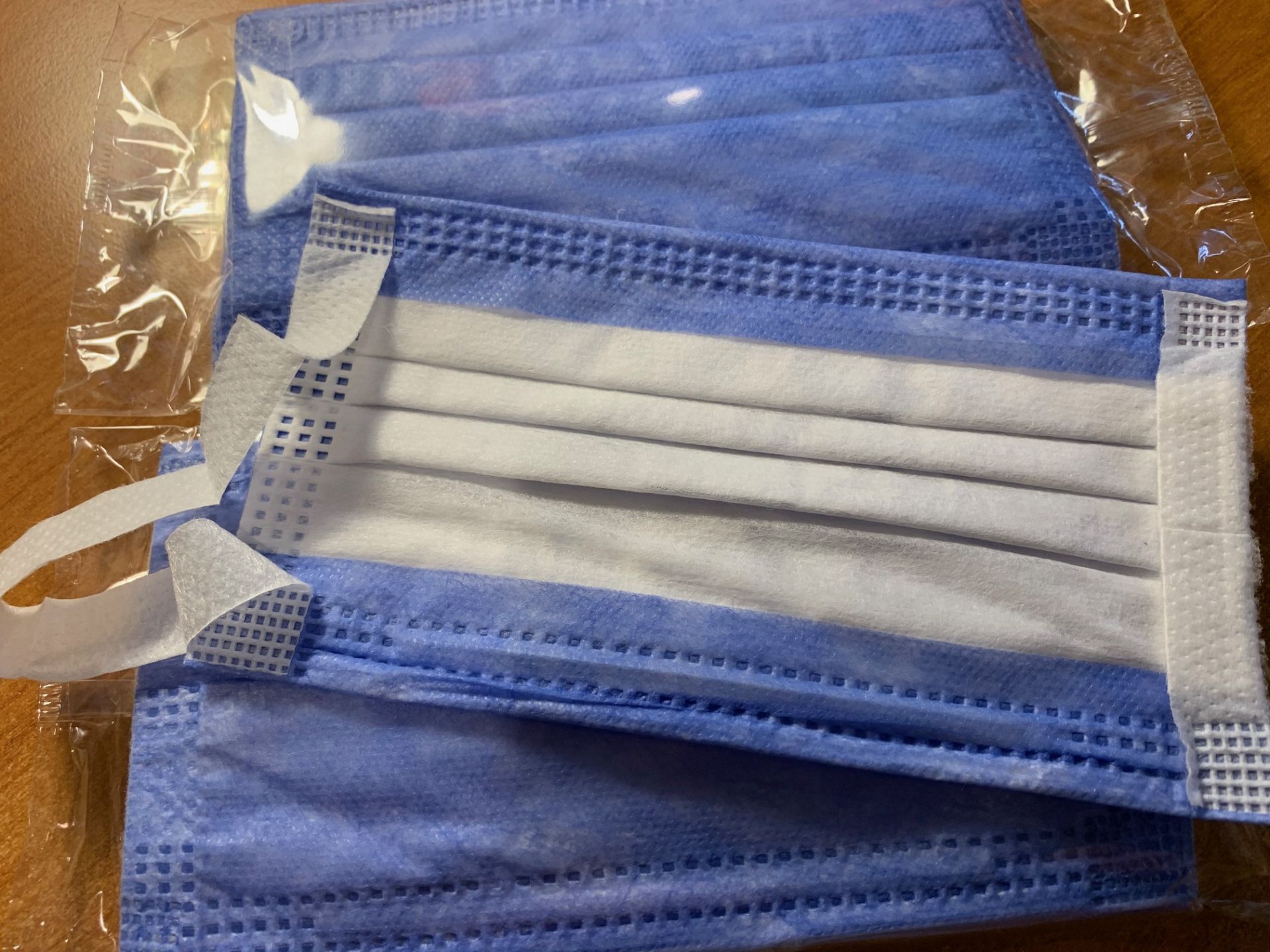 Masque chirurgical type II-R - Blanc ou Bleu - Filtration bactérienne 99% - 3 couches_1