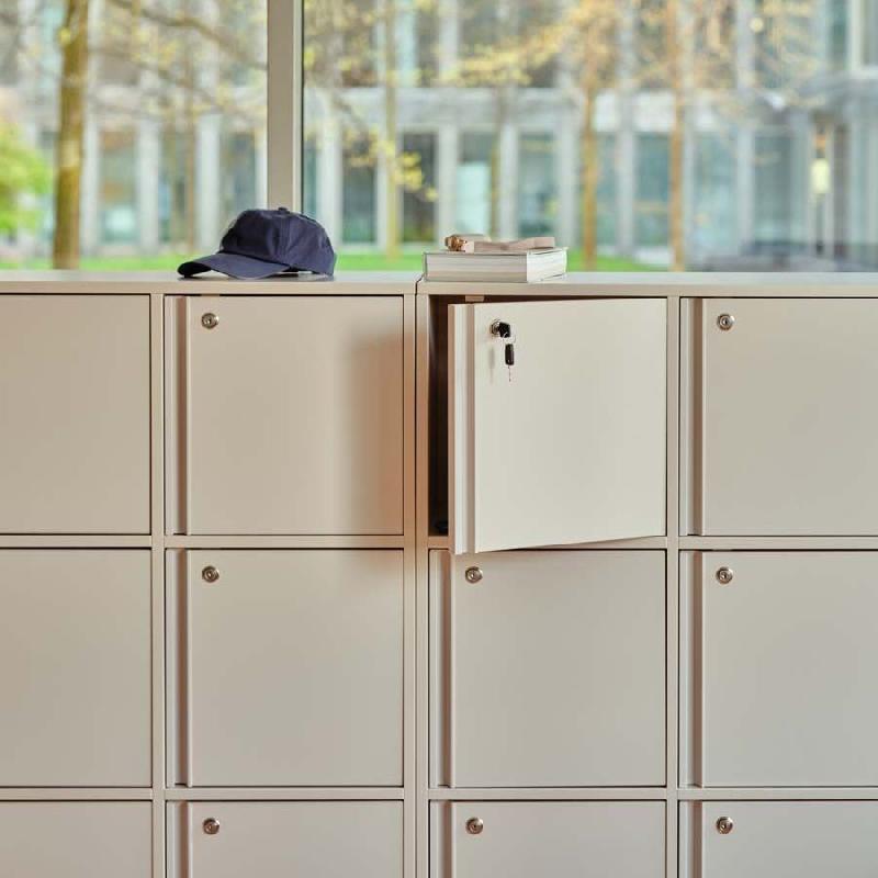 Meuble vestiaires 6 ou 8 cases - MDD - A clé, 2 x 4 cases, Vert bouteille, Pieds en métal_2