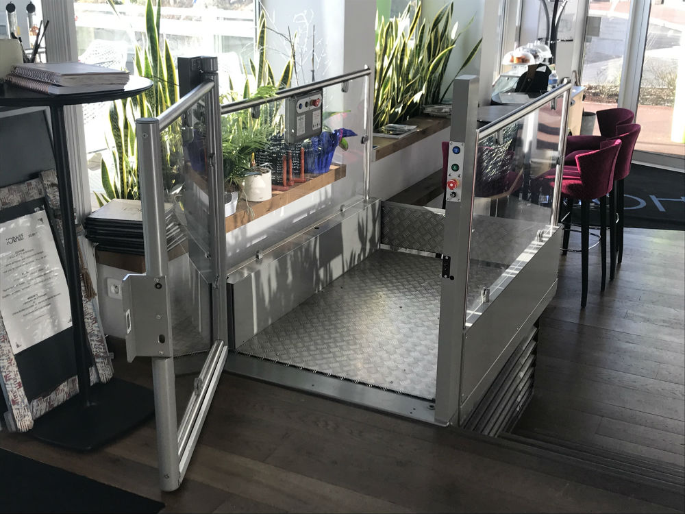 Plateforme PMR - Élévateur vertical adaptable intérieur/extérieur - Structure autoportante ou mur porteur_1