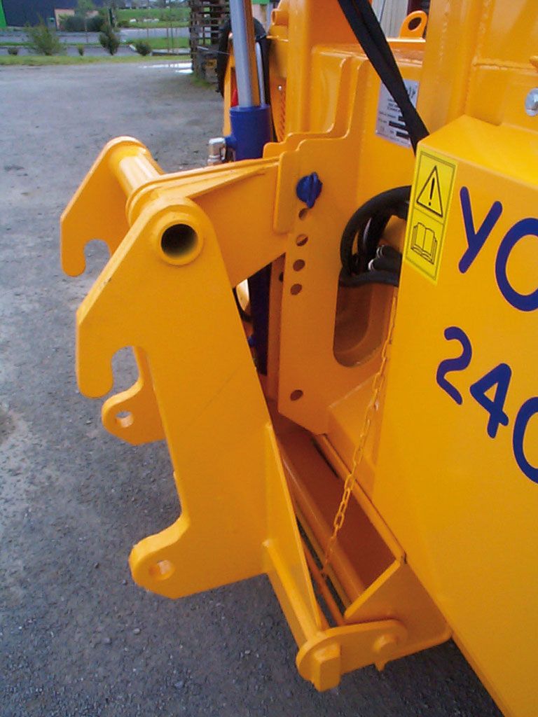 Yole 240 - désileuse distributrice - belair - portée 2.4 m3_1