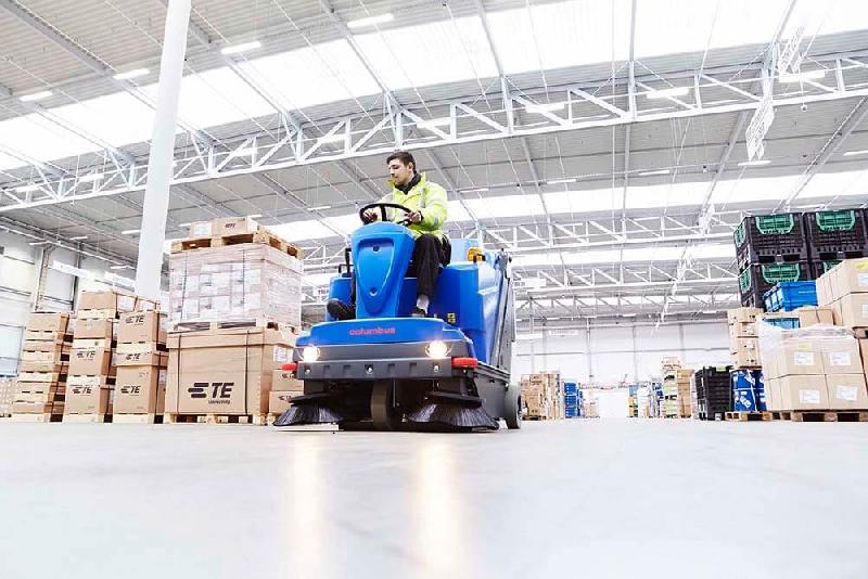 AKS 88 BM 180 Balayeuse Industriel_1