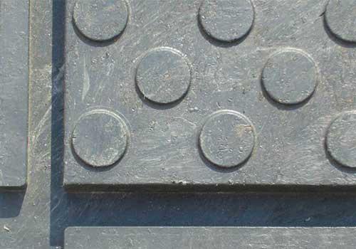 Protection de sol - Épaisseur 43 mm - Dimensions 1160 mm x 760 mm - Charge admissible 30 tonnes/m² - PVC recyclé_1