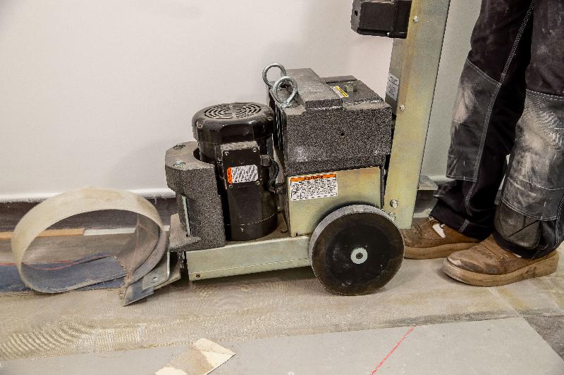 DÉCOLLEUSE AUTOTRACTÉE 