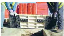 Plaque de protection de tranchée modulaire avec boulon rétractable - Sodimar - supporte 44T - éléments emboîtables_1