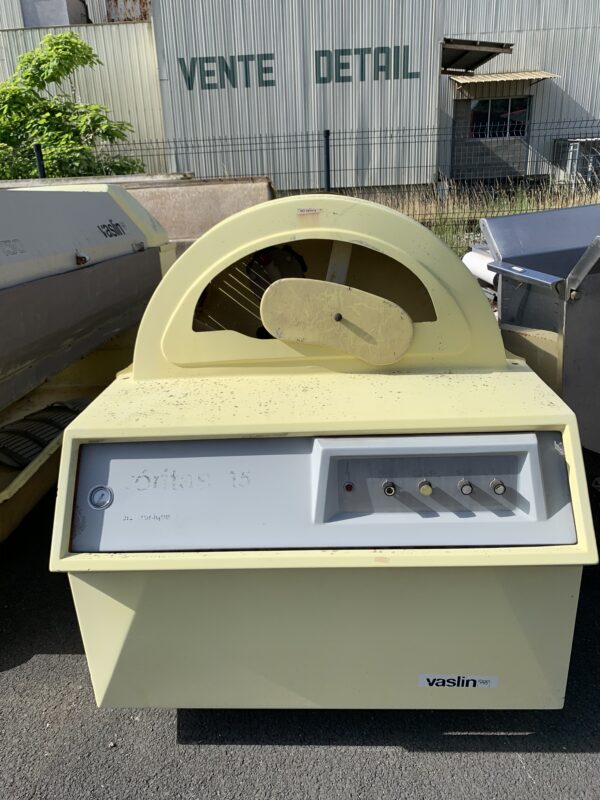 Pressoir à raisins Vaslin Veritas 15 d'occasion - électronique, cage fibre, maie suspendue_1