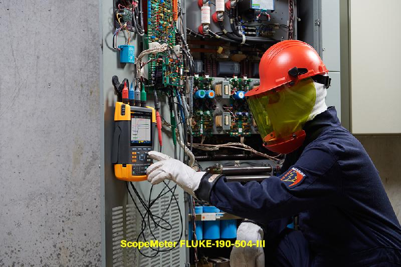 FLUKE-190-502-III-S - Oscilloscope numérique portable 2 voies 500 MHz, entrées flottantes isolées, IP51, avec logiciel et mallette_1