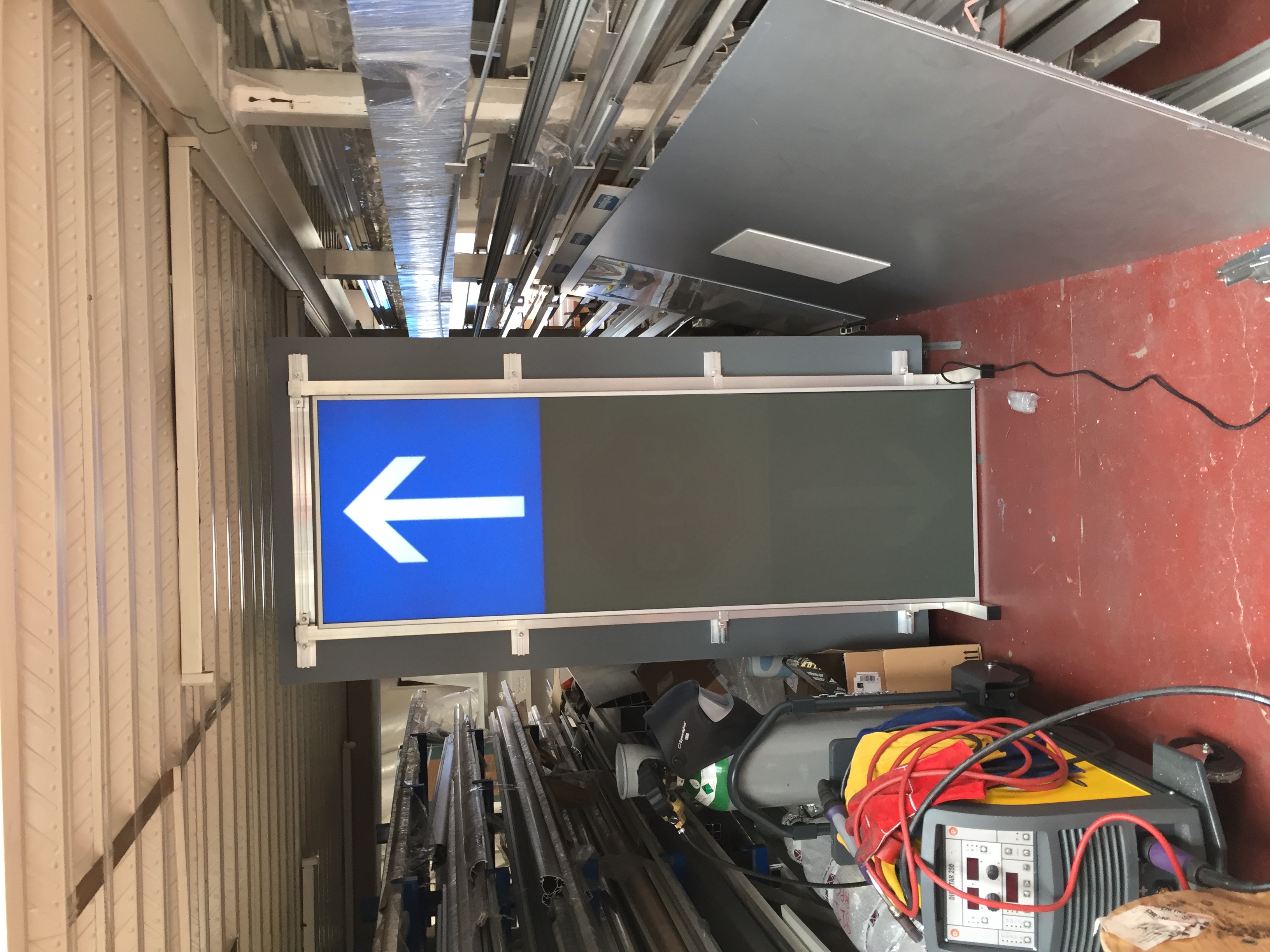 Signalisation lumineuse sur mesure - panneaux, modules LED et personnalisation complète_1