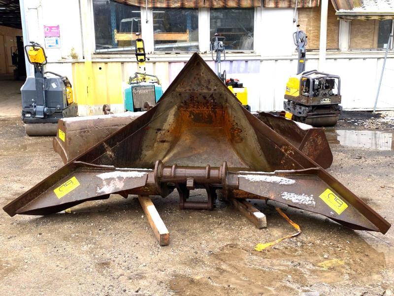 Godet trapèze attache Morin M6_1