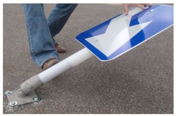 Panneau de police auto relevable sur rotule - Gamme G2 FLEX - STI Balisage routier_1