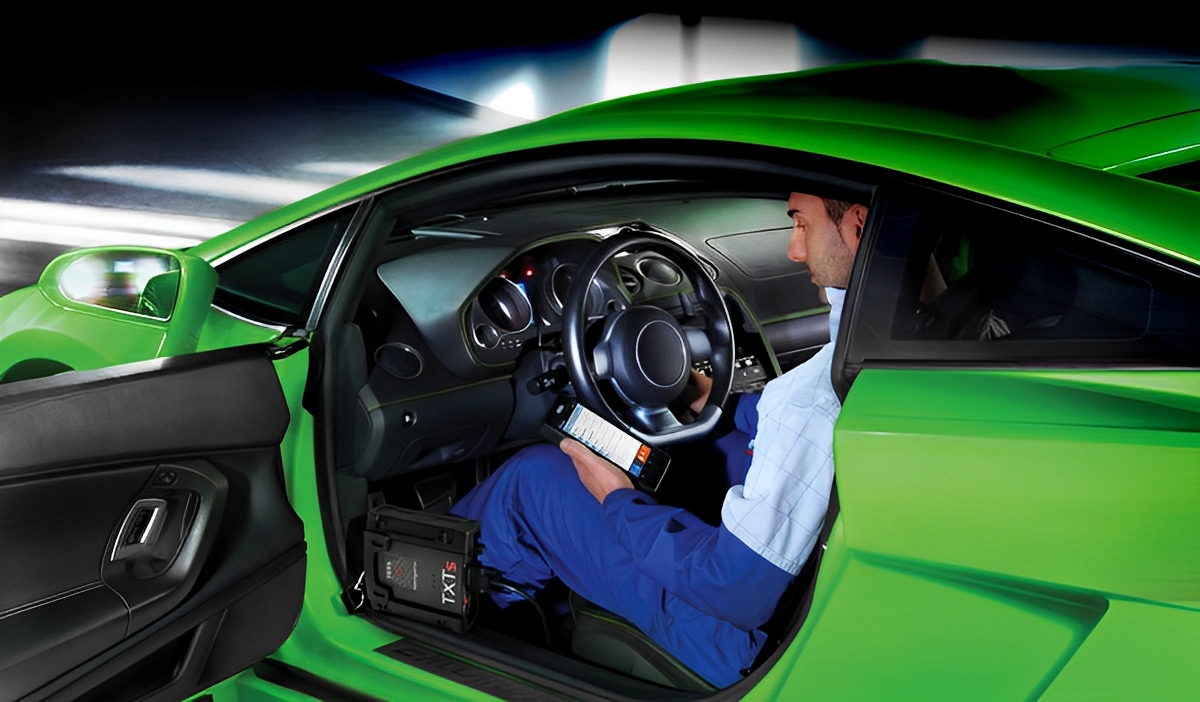 Outil de diagnostic multimarque avec connexion Bluetooth intégrée