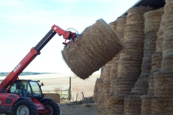 Synchrogrif 4 dents - pince à balle et enrubannage - bugnot - les griffes sont équipées de 4 dents - hauteur de la griffe : 1,50 m_1