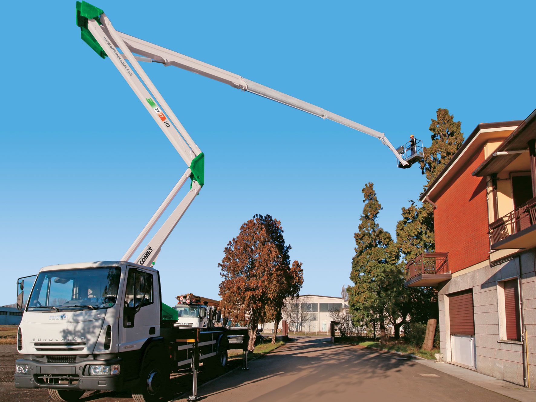 Camion nacelle Comet - 31 m - HQ JIB - bras télescopique et articulé - double pantographe_1