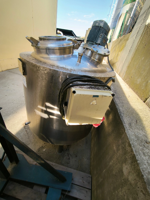 Cuve de 1000 litres en acier inoxydable 316 avec agitateur, double enveloppe et scellée hermétiquement à chaud - référence : c13193_1