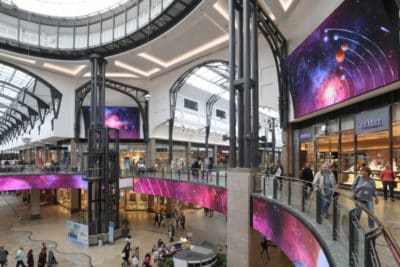 Écran géant LED intérieur sur mesure pour centre commercial - Pekason - Technologie avancée et personnalisation_0