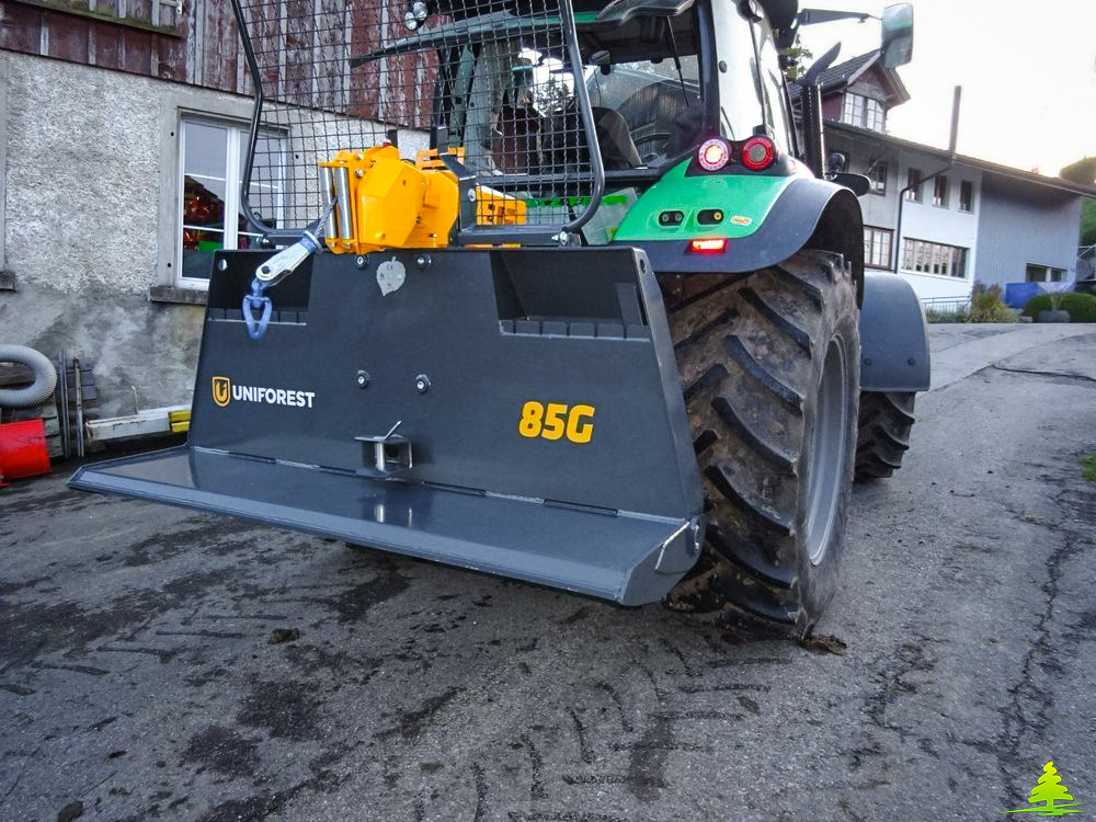 Treuil forestier pour tracteur avec force de freinage de 106 kN