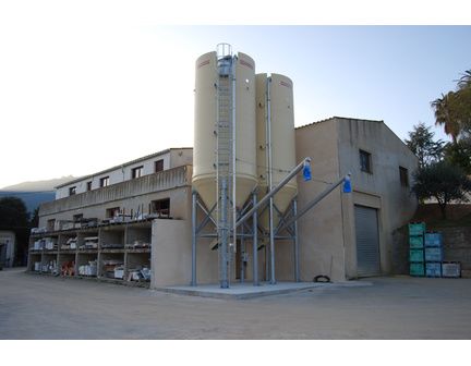 Silo ROUSSEAU en polyester avec capacité de stockage jusqu'à 200 m3