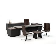 Bureaux de direction en bois naturel avec plateau en cuir - MAKI - Bürotime_1