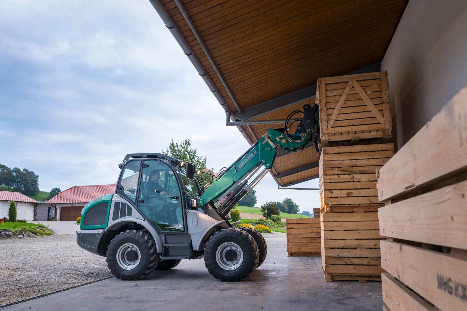 Chargeuse télescopique  avec une qualité, un confort optimal pour  le chargement sans difficulté de tous les véhicules- Kramer KL30.8T_1