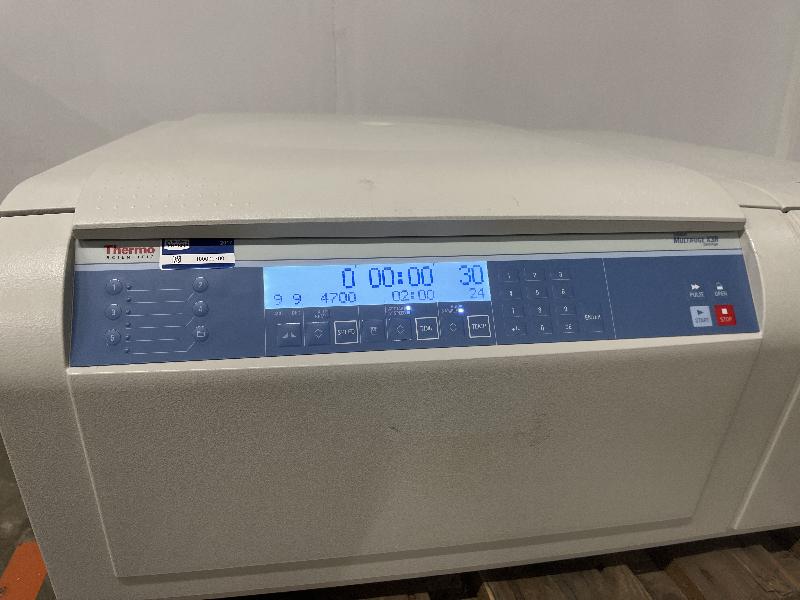 Centrifugeuse Thermo Scientific Heraeus Multifuge X3R_1