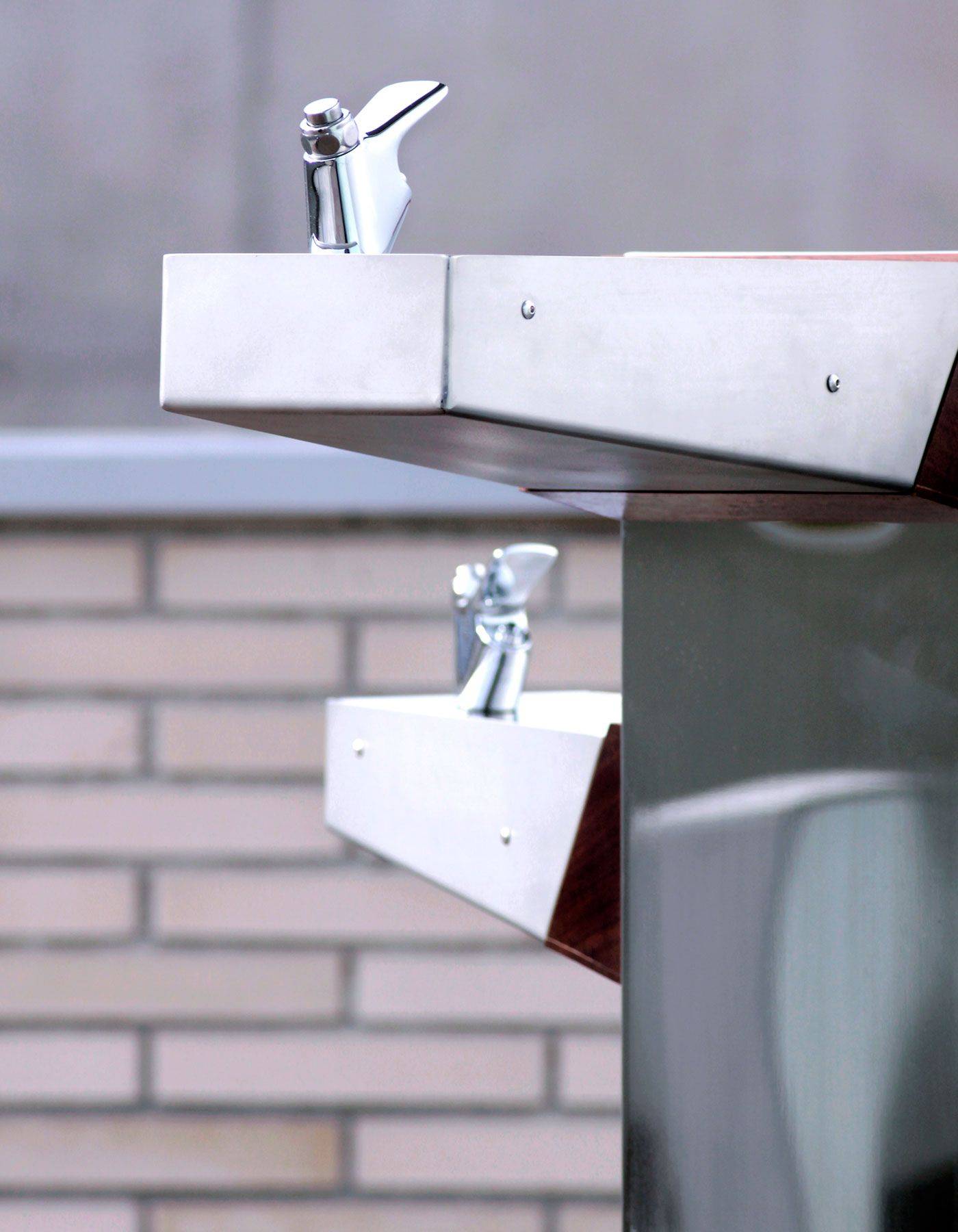 Fontaine à boire dual UM540I - colonne triangulaire en acier inoxydable - finition rouge cuivré_1
